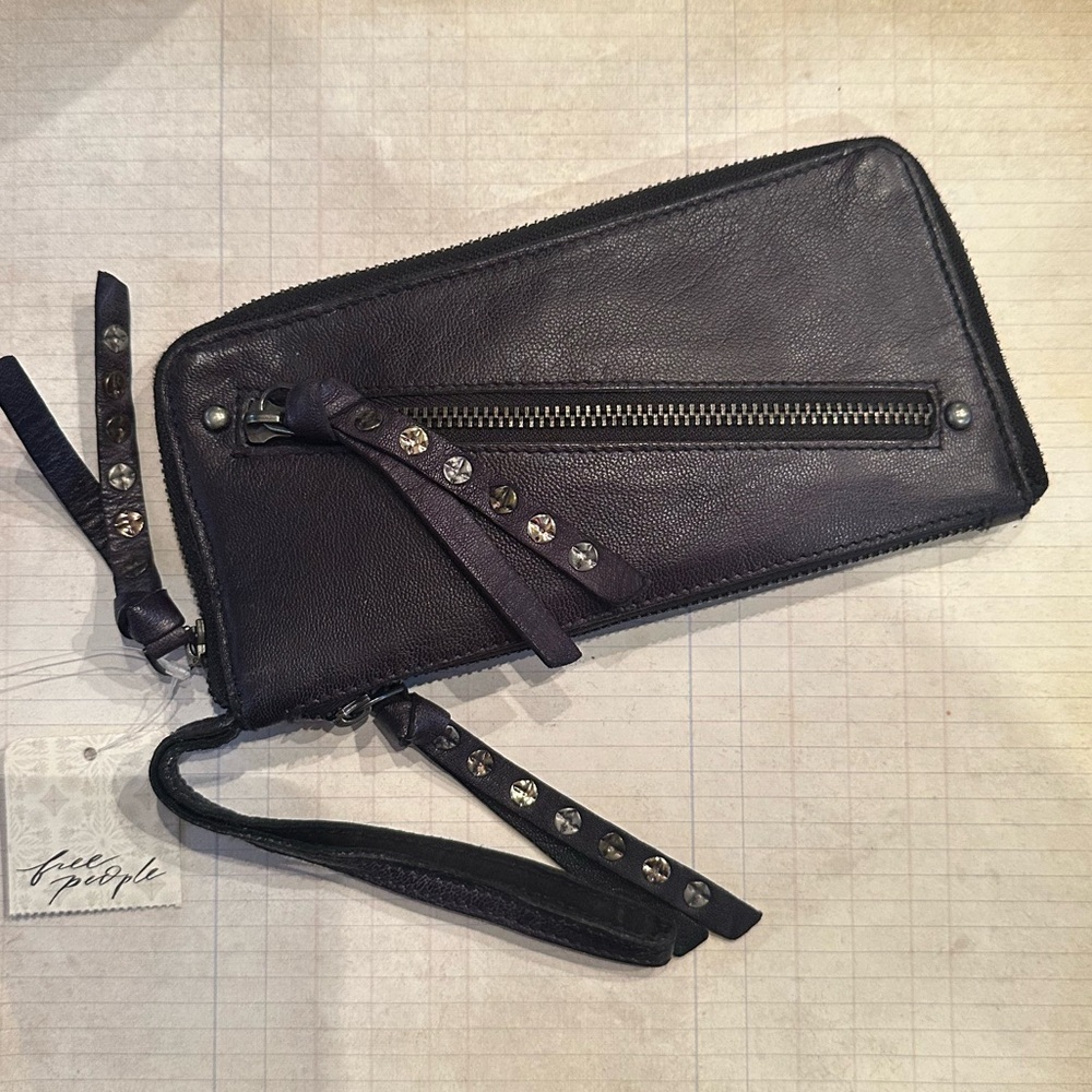 Free People Distressed Wallet - Picture 2 of 6